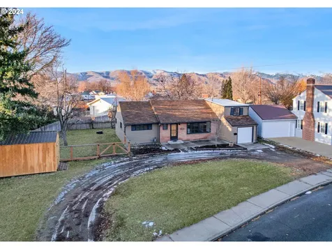 3005 N 2nd Street Baker City OR 97814