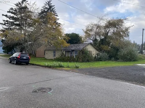 423 Highway 101 Florence OR 97439