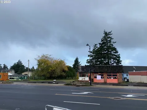 423 Highway 101 Florence OR 97439