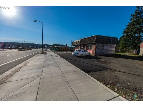 423 Highway 101 Florence OR 97439
