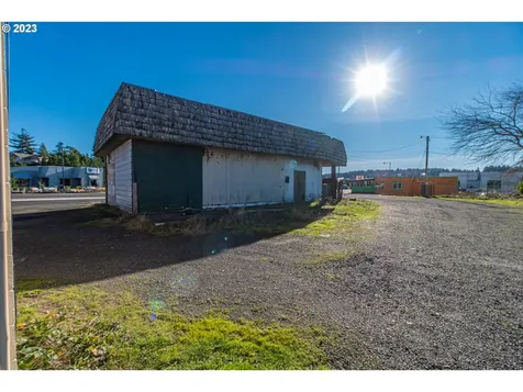 423 Highway 101 Florence OR 97439