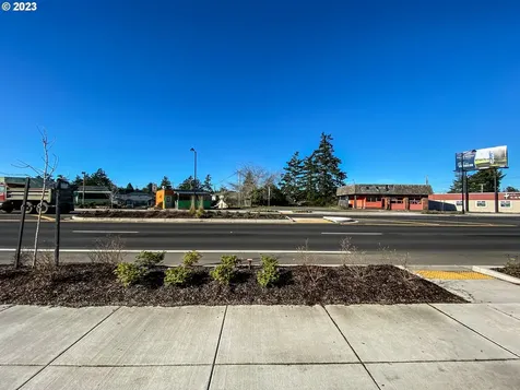 423 Highway 101 Florence OR 97439