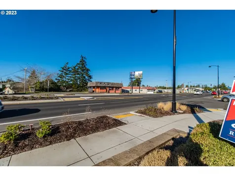 423 Highway 101 Florence OR 97439