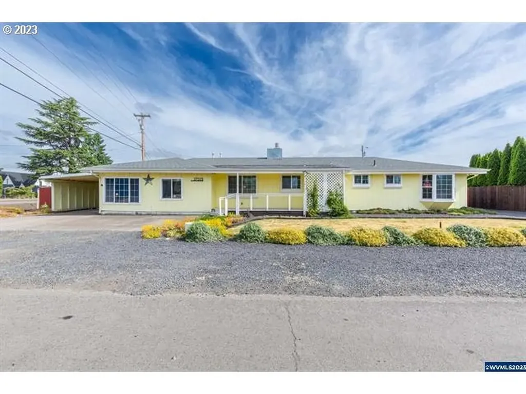 37225 James Place Lebanon OR 97355