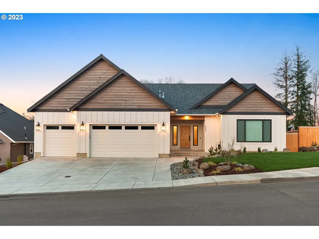 240 Iowa Street Silverton OR 97381