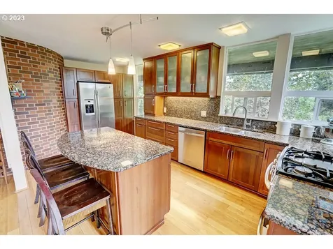 19378 Central Point Road Oregon City OR 97045