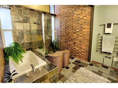19378 Central Point Road Oregon City OR 97045