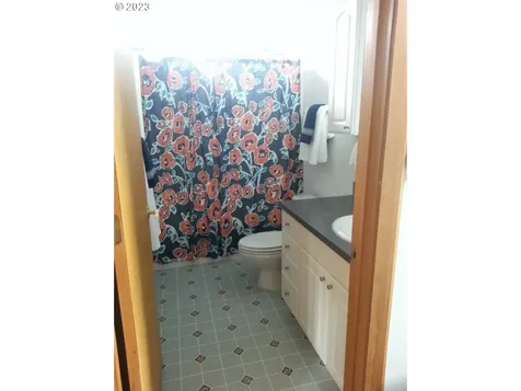 19378 Central Point Road Oregon City OR 97045