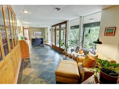19378 Central Point Road Oregon City OR 97045