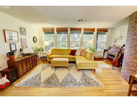 19378 Central Point Road Oregon City OR 97045