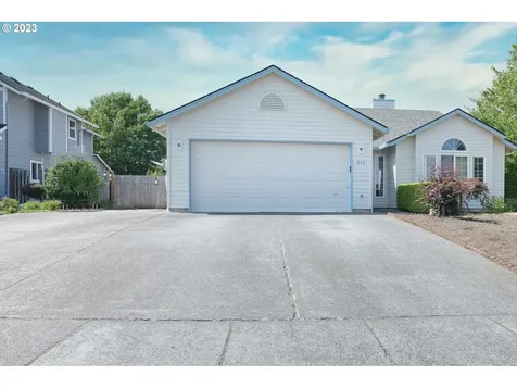 613 S Beech Circle Cornelius OR 97113