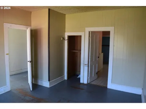 179 SE Houck Avenue Roseburg OR 97470