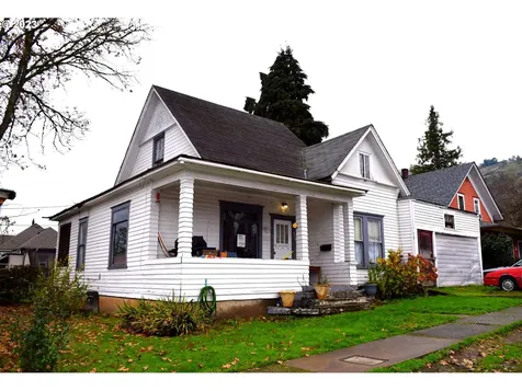 179 SE Houck Avenue Roseburg OR 97470