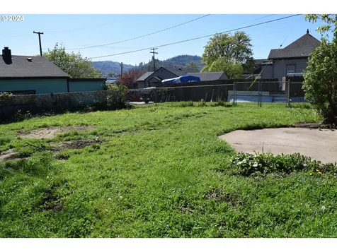 179 SE Houck Avenue Roseburg OR 97470
