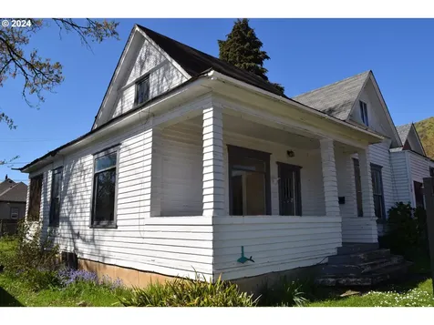 179 SE Houck Avenue Roseburg OR 97470