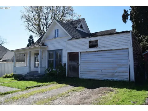 179 SE Houck Avenue Roseburg OR 97470