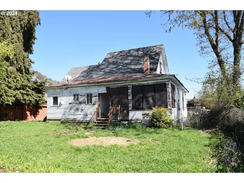 179 SE Houck Avenue Roseburg OR 97470