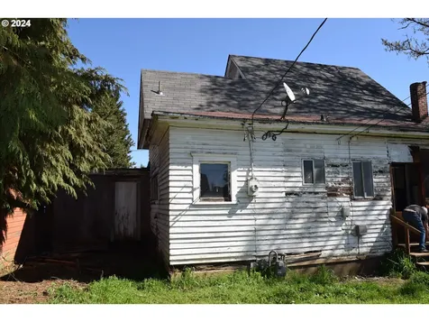 179 SE Houck Avenue Roseburg OR 97470