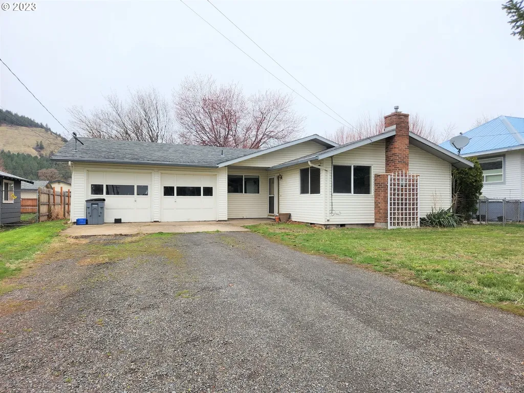 3200 N Oak Street La Grande OR 97850