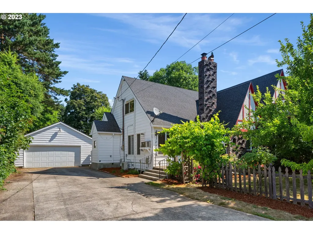 10321 Ne Oregon Street Portland OR 97220