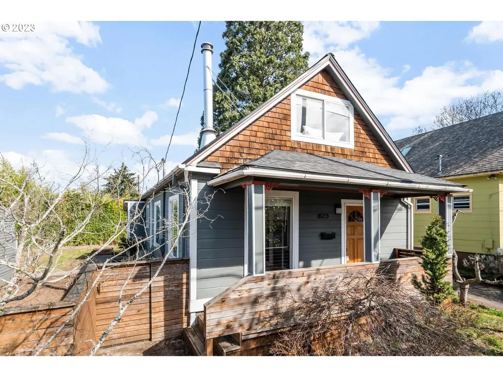 823 Ne Webster Street Portland OR 97211