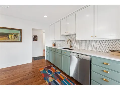10202 SE Harold Street Portland OR 97266