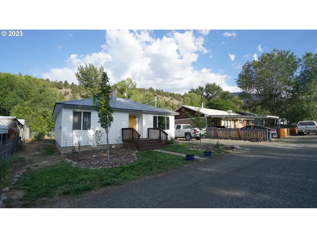 230 N Humbolt Street Canyon City OR 97820
