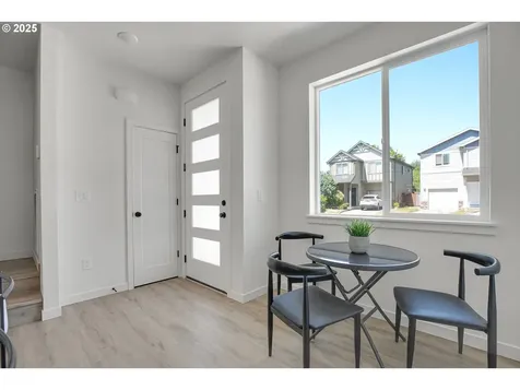 14816 NE Couch Street Portland OR 97230