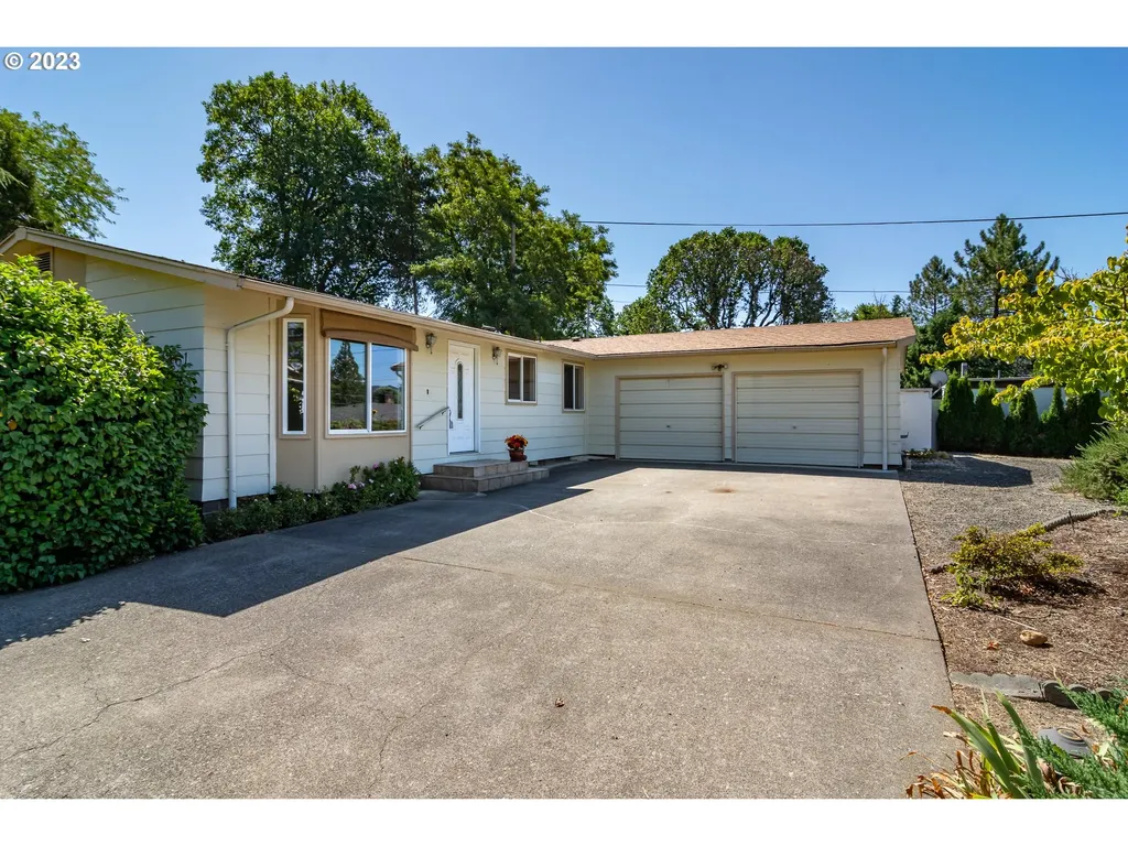 1461 Nw Moritz Court Roseburg OR 97471