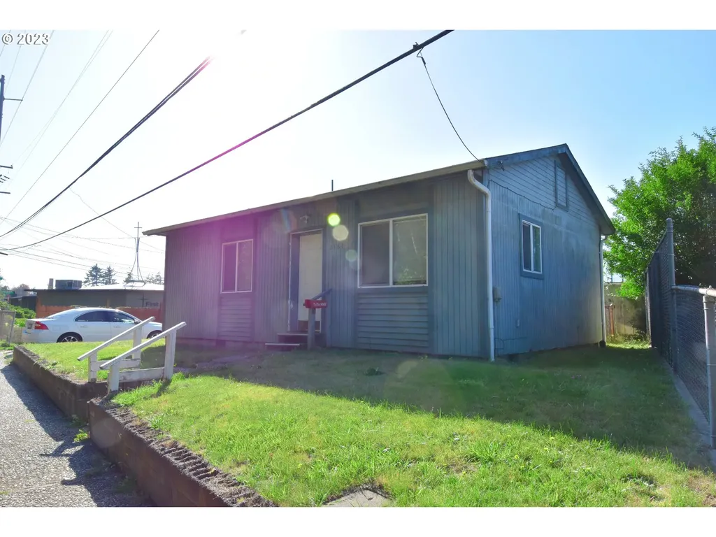 2184 Harrison Street North Bend OR 97459