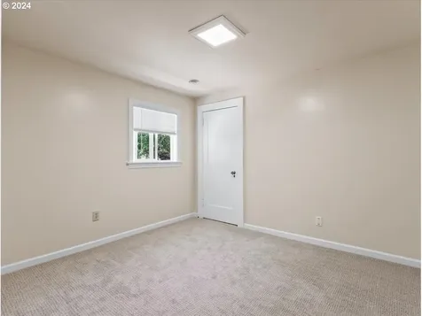 11695 Sw Nicoli Place Portland OR 97224