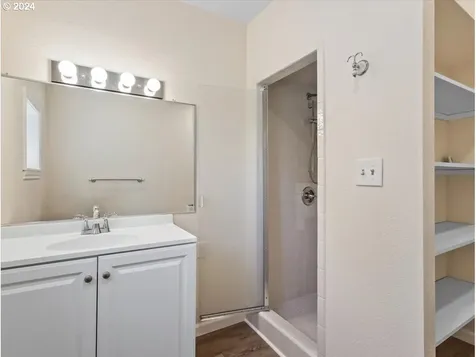 11695 Sw Nicoli Place Portland OR 97224