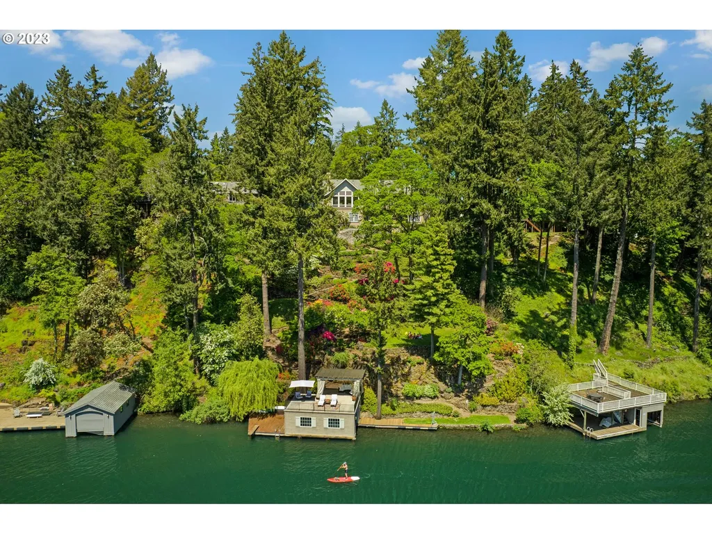 584 Ridgeway Road Lake Oswego OR 97034