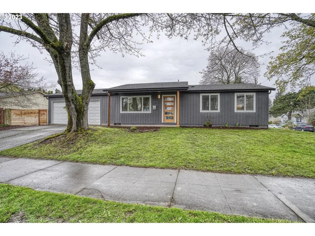2651 Ne Dekum Street Portland OR 97211