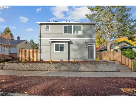 8511 Se Yamhill Street Portland OR 97216