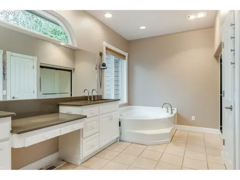 2490 NW Horizon Drive Mcminnville OR 97128