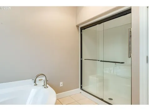 2490 NW Horizon Drive Mcminnville OR 97128