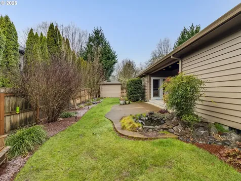 2490 NW Horizon Drive Mcminnville OR 97128