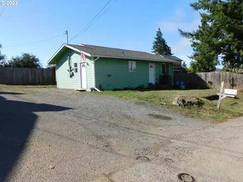 1730 Spruce Street Myrtle Point OR 97458