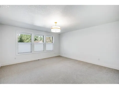 5527 Childs Road Lake Oswego OR 97035