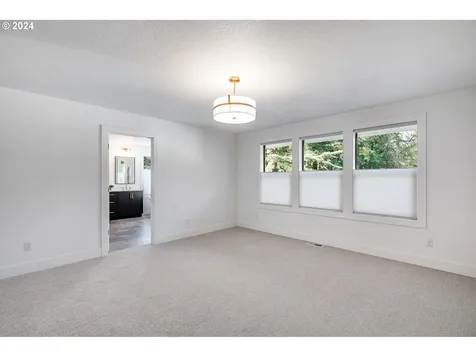 5527 Childs Road Lake Oswego OR 97035