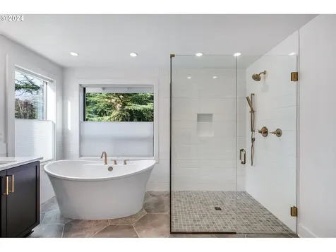 5527 Childs Road Lake Oswego OR 97035