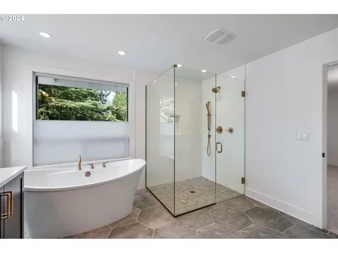 5527 Childs Road Lake Oswego OR 97035