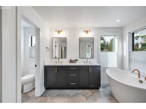 5527 Childs Road Lake Oswego OR 97035