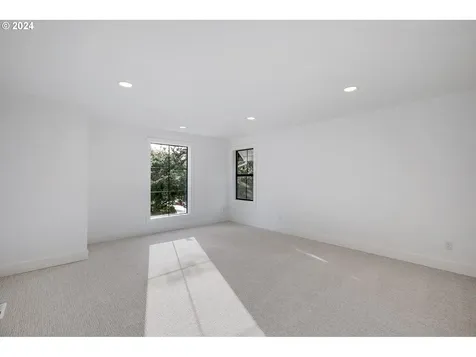 5527 Childs Road Lake Oswego OR 97035