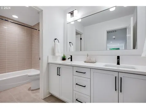 5527 Childs Road Lake Oswego OR 97035