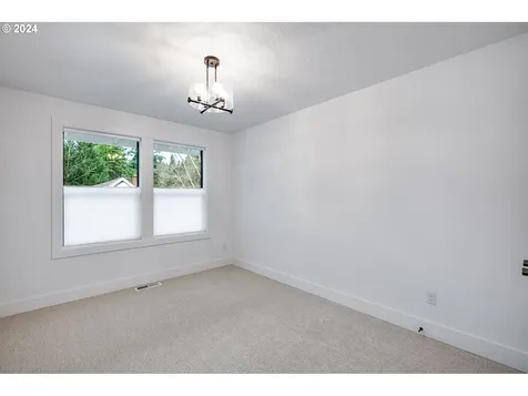 5527 Childs Road Lake Oswego OR 97035