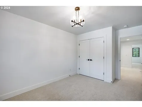 5527 Childs Road Lake Oswego OR 97035