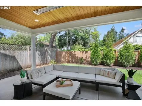 5527 Childs Road Lake Oswego OR 97035