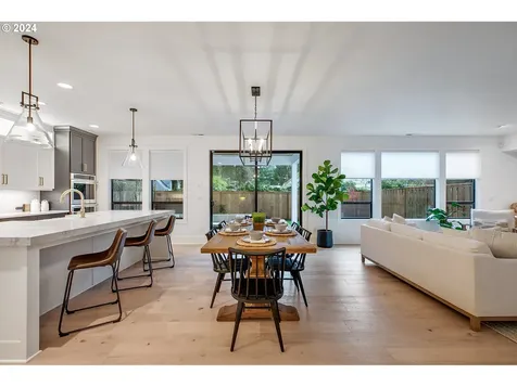 5527 Childs Road Lake Oswego OR 97035